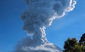 Foto: EPA-EFE/Radiosarajevo.ba  / Eruptirao vulkan Merapi