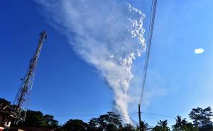 Foto: EPA-EFE/Radiosarajevo.ba  / Eruptirao vulkan Merapi