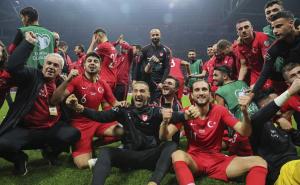 Foto: AA / Turski igrači slave nakon plasmana na EURO 