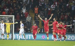 FOTO: AA / Turski igrači slave nakon pobjede nad Islandomđ