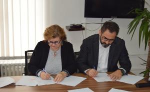 Foto: Press KS / Sporazum su potpisali ministrica Zineta Bogunić i načelnik Edin Smajić