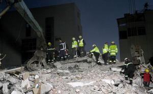Foto: EPA-EFE / Drač, noć nakon potresa