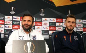 FOTO: AA /  Edin Višća govorio na press konferenciji uoči meča s Romom