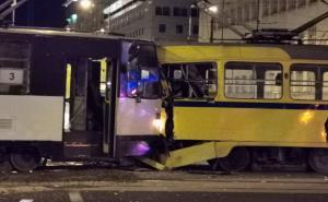 Foto: Dž. Kriještorac/Radiosarajevo.ba / Dva tramvaja sudarila su se u blizini Američke ambasade u Sarajevu