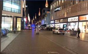 Foto: Twitter / Nekoliko ljudi ranjeno u napadu nožem u trgovačkoj ulici u Haagu