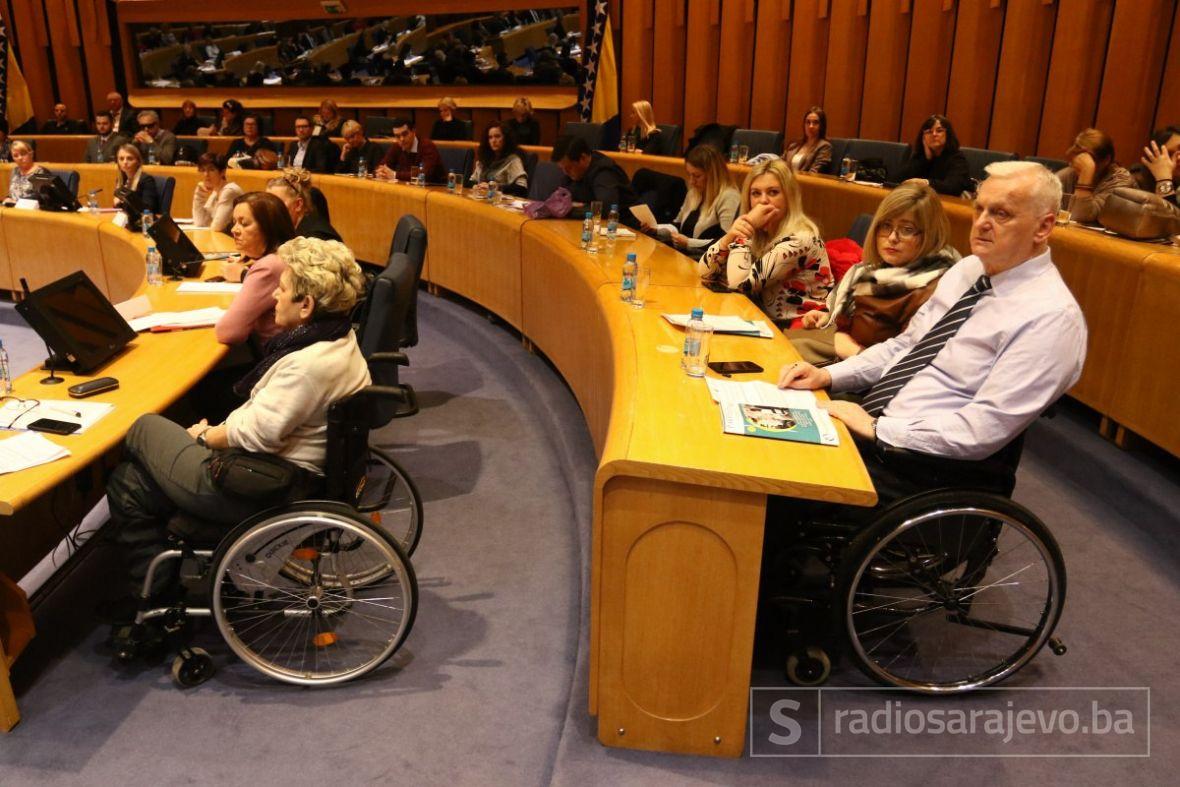 Foto: Dž. Kriještorac/Radiosarajevo.ba/Konferenciji o temi „Primjeri dobre prakse saradnje organizacija osoba s invaliditetom i lokalnih zajednica u BiH"