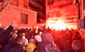 Foto: A. Kuburović/Radiosarajevo.ba / Baklje na protestima navijača FK Sarajevo