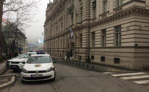 Foto: Radiosarajevo.ba / Policija ispred zgrade Vlade KS