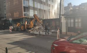 Foto: Radiosarajevo.ba / Rušenje objekata kod pijace Markale