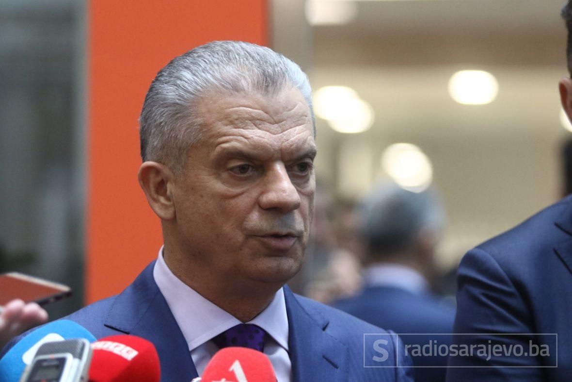 Crna emisija za upoznavanje