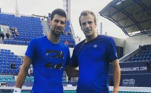 Instagram / Mirza Bašić trenirao sa Novakom Đokovićem