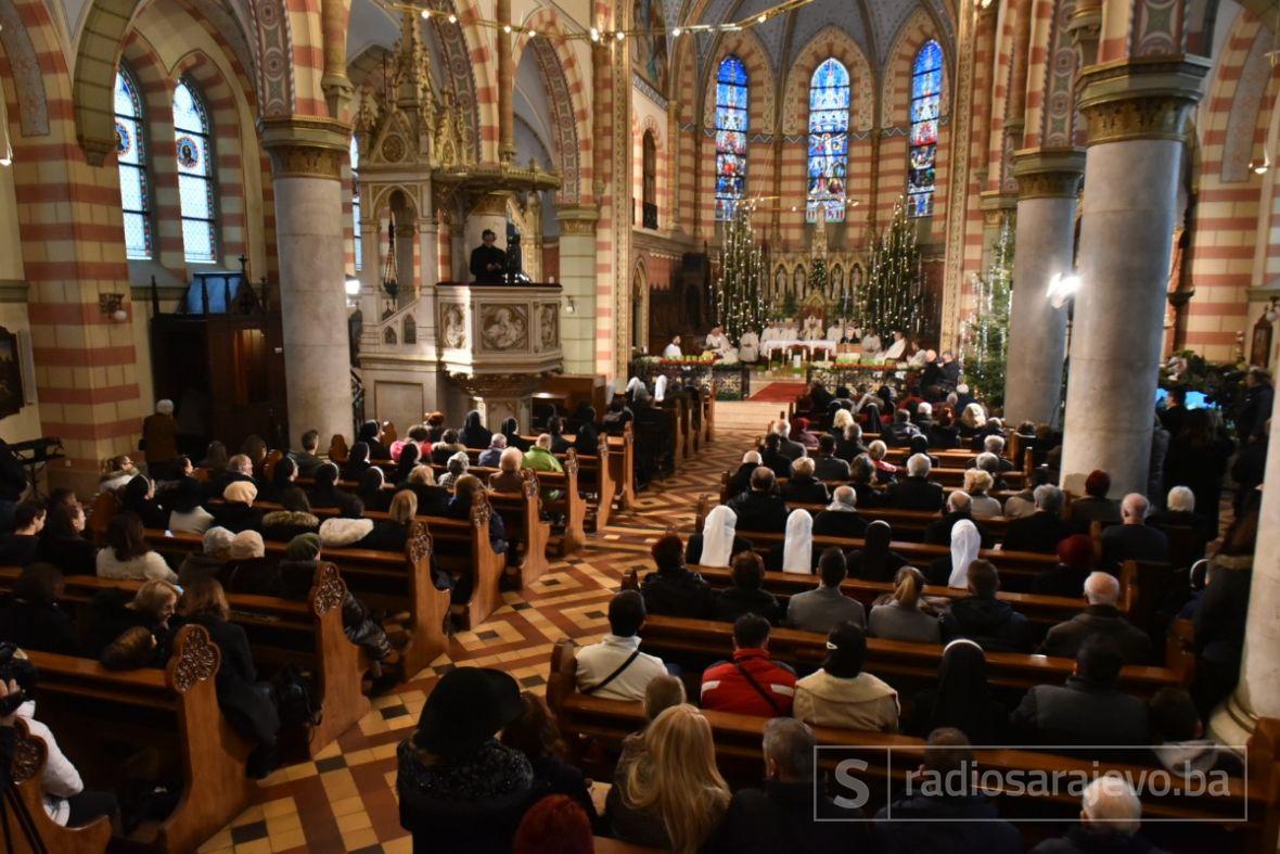 Foto: A. Kuburović/Radiosarajevo.ba/Božićna misa u sarajevskoj Katedrali