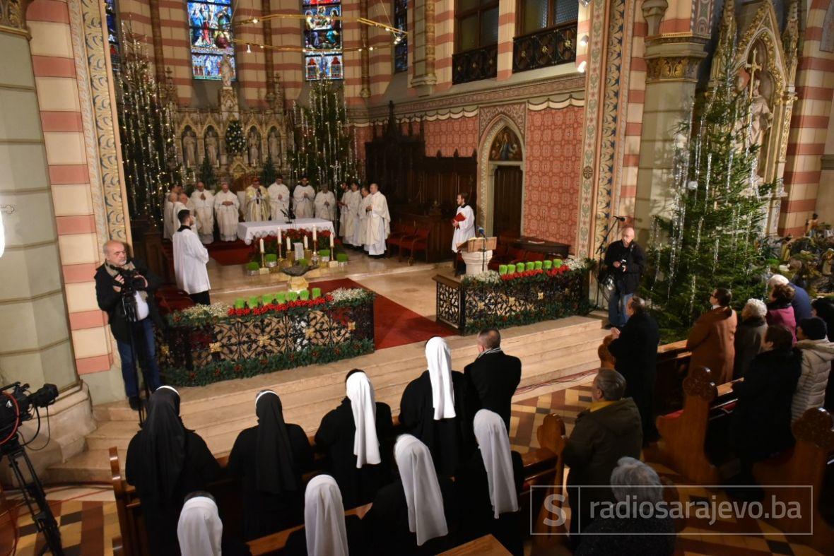 Foto: A. Kuburović/Radiosarajevo.ba/Božićna misa u sarajevskoj Katedrali