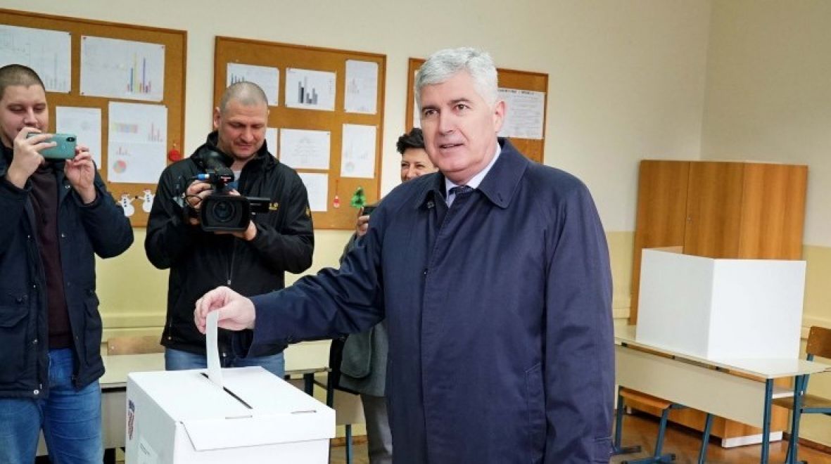 BiH /Čović u Mostaru glasao na hrvatskim predsjedničkim izborima / Radio Sarajevo