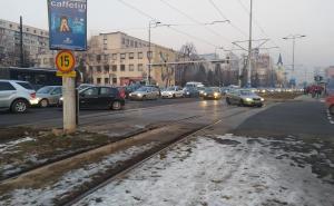 Foto: A. Sikira/Radiosarajevo.ba / Velike gužve na glavnoj saobraćajnici