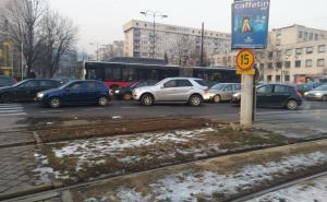Foto: A. Sikira/Radiosarajevo.ba / Velike gužve na glavnoj saobraćajnici