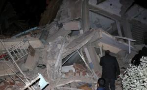 FOTO: AA / Urušeno je nekoliko zgrada u zemljotresu koji je pogodio istočni turski grad Elazig