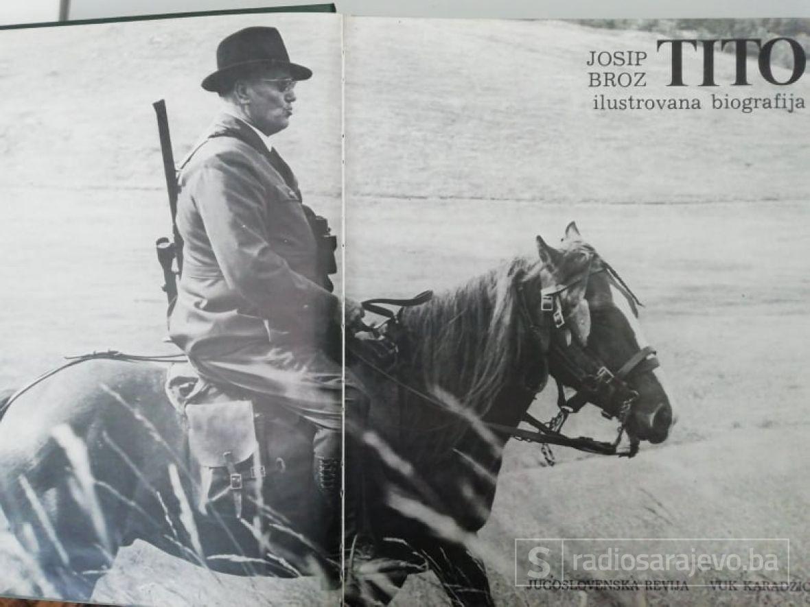 Foto: Tito ilustrovana biografija/Naslovna strana knjige