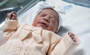 Foto: Facebook / Novorođena beba postala hit