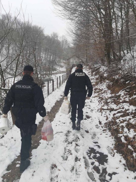 Sarajevski policajci pomogli Selimi Zametici - undefined