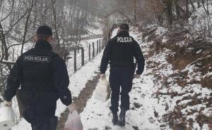 Foto: Privatni album / Sarajevski policajci pomogli Selimi Zametici