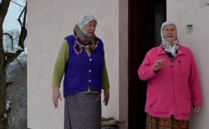 Foto: AA / Nura Mustafić i Mafija Hadžibulić iz Srebrenice
