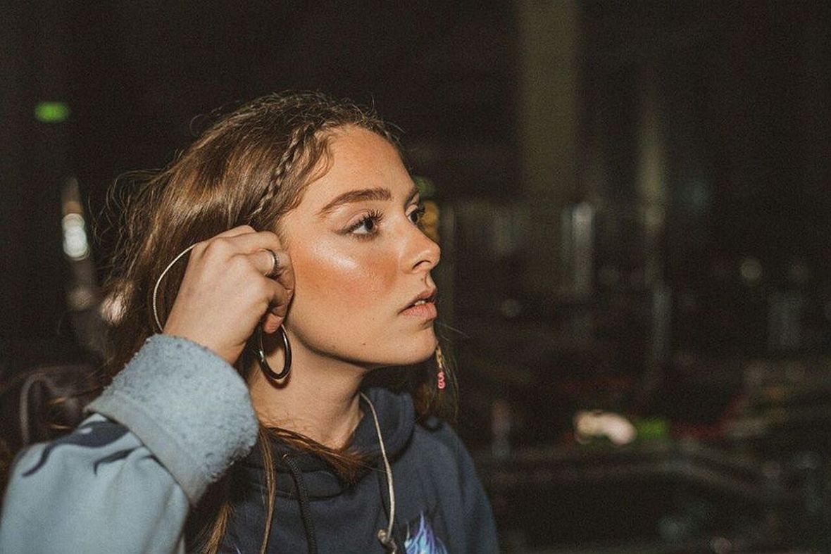 RSA singl premijere /Holly Humberstone Falling Asleep At The Wheel / Radio Sarajevo