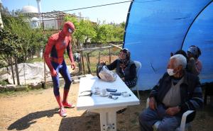 Foto: AA / Spiderman pomaže...