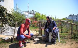 Foto: AA / Spiderman pomaže...