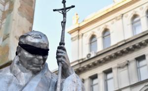 Foto: Dž. K. / Radiosarajevo.ba / Crni povez preko očiju pape Ivana Pavla II