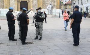 Foto: Dž. K. / Radiosarajevo.ba / Policija kod Katedrale