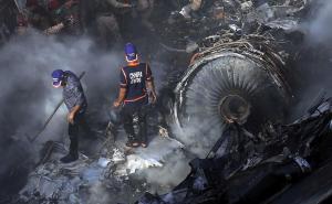 Foto: EPA-EFE / Dvije osobe preživjele u padu pakistanskog aviona