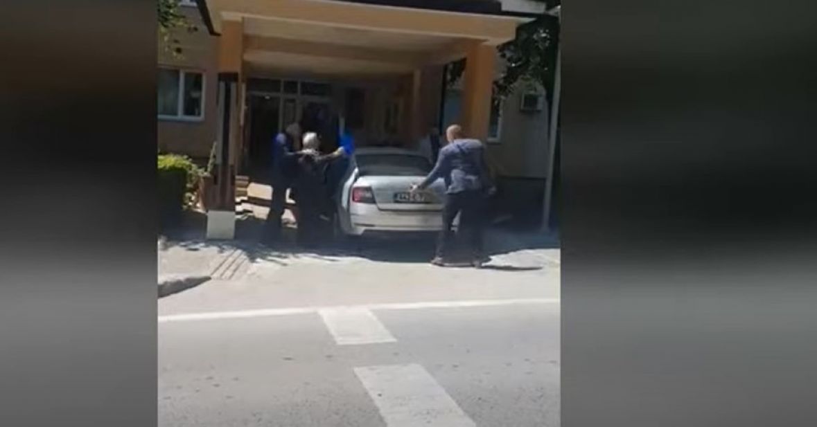 Velika Kladuša /Fikret Abdić uhapšen uz tekbire i povike 