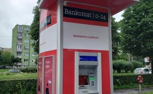 Foto: Addiko Bank / Postavljen drive-in bankomat