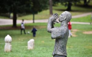 Foto: A. K. / Radiosarajevo.ba / Statua oca Rame u Velikom parku