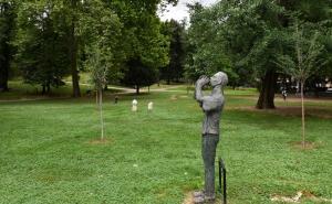 Foto: A. K. / Radiosarajevo.ba / Statua oca Rame u Velikom parku