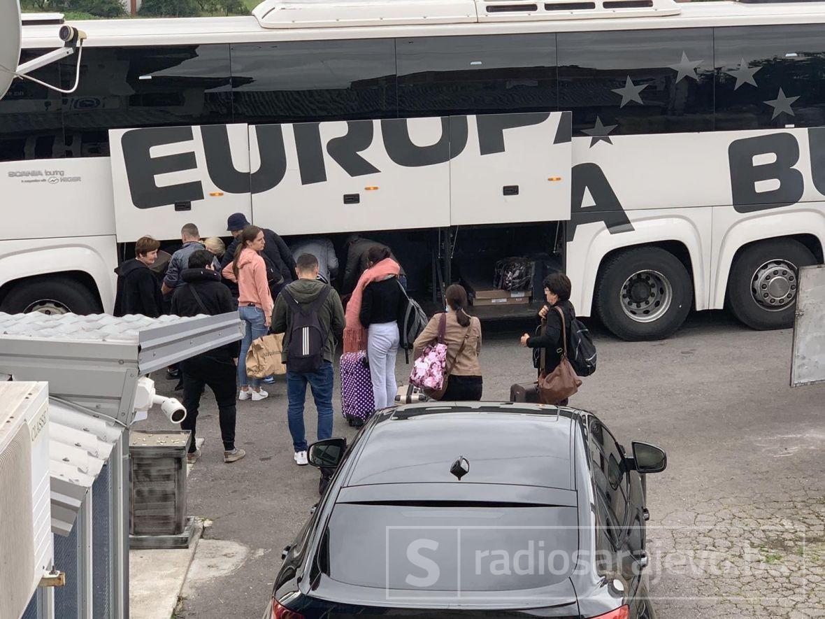 Foto: Privatni album/Po putnike iz Cazina je došao novi autobus