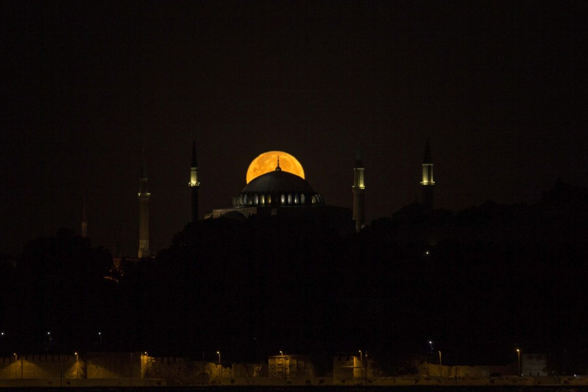 Foto: AA/Pun mjesec iznad Aje Sofije