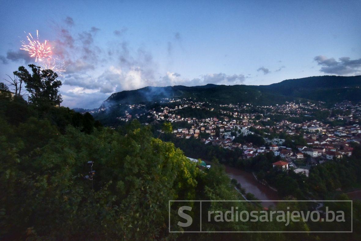 Mirise Halva Aksamskim Ezanom Nastupila Nova 1442 Hidzretska Godina Radio Sarajevo