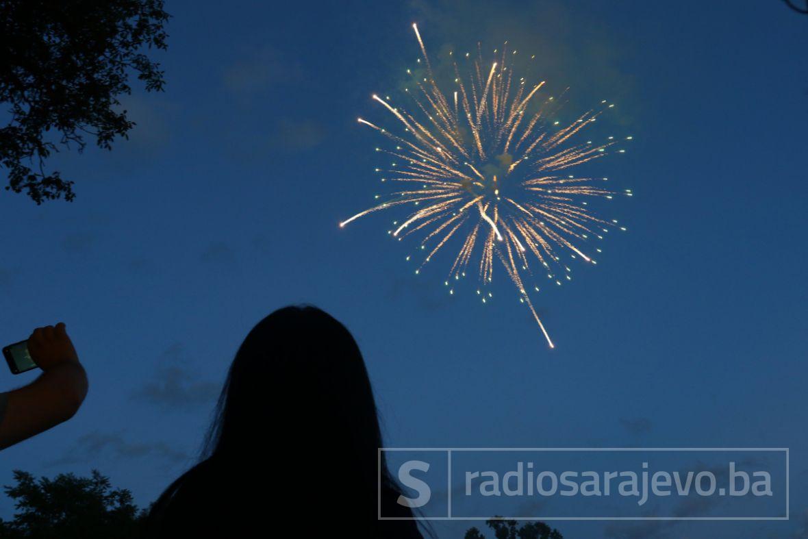 Mirise Halva Aksamskim Ezanom Nastupila Nova 1442 Hidzretska Godina Radio Sarajevo