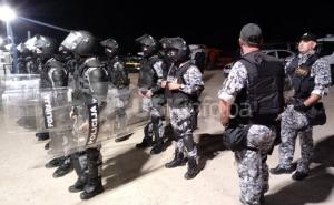 Foto: uskinfo.ba / Migranti kamenjem gađali policiju u kampu Lipa