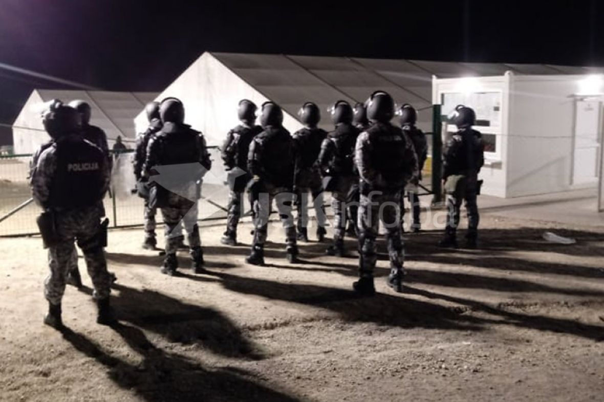 Migranti kamenjem gađali policiju u kampu Lipa - undefined