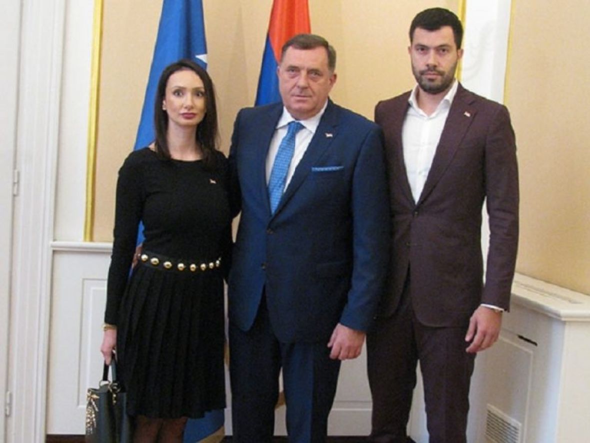 Milorad Dodik s kćerkom i sinom - undefined