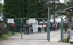 Foto: Dž. K. / Radiosarajevo.ba / Današnji prizori pred migrantskim kampovima Ušivak i Blažuj