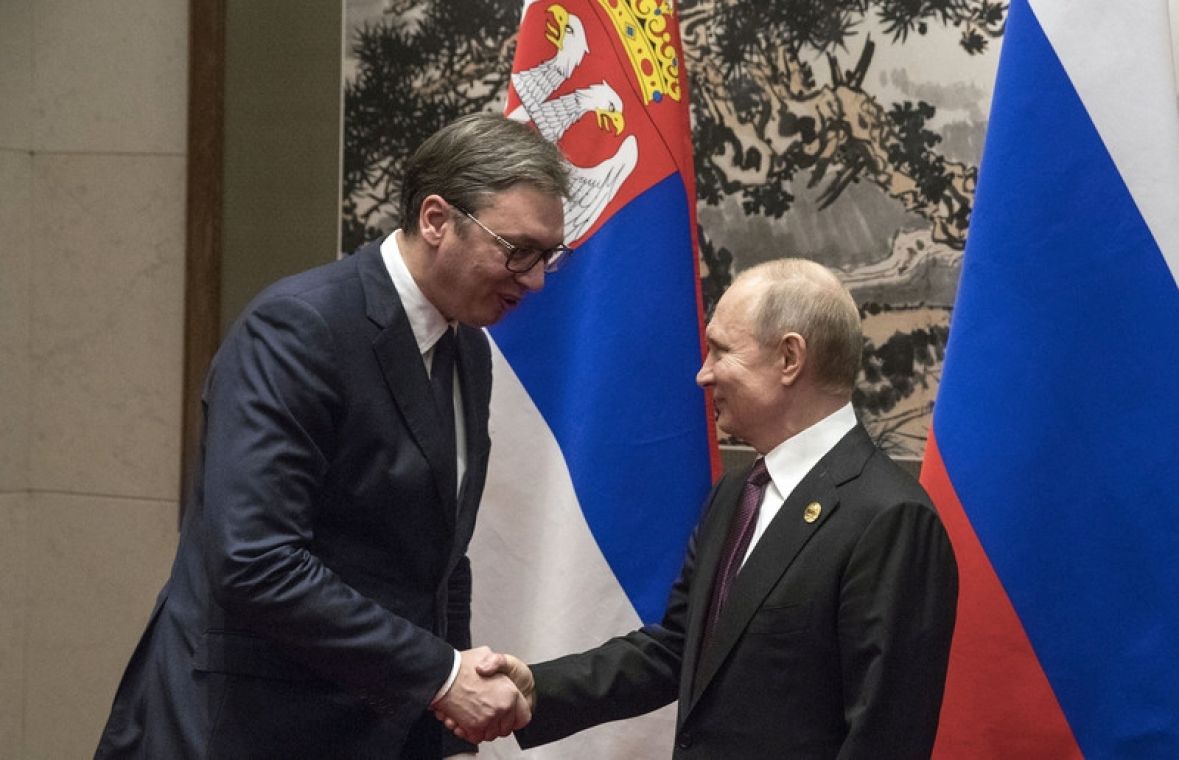 Foto: EPA-EFE/Vučić i Putin 