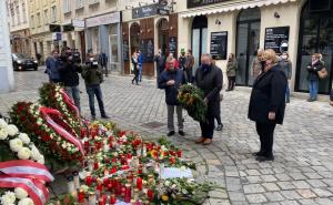 Foto: MVP BiH / Polaganje cvijeća i odavanje počasti žrtvama u Beču
