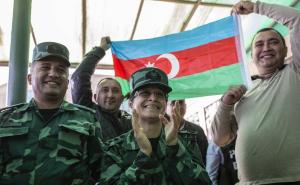 Foto: AA / Radost među azerbejdžanskim vojnicima i civilima