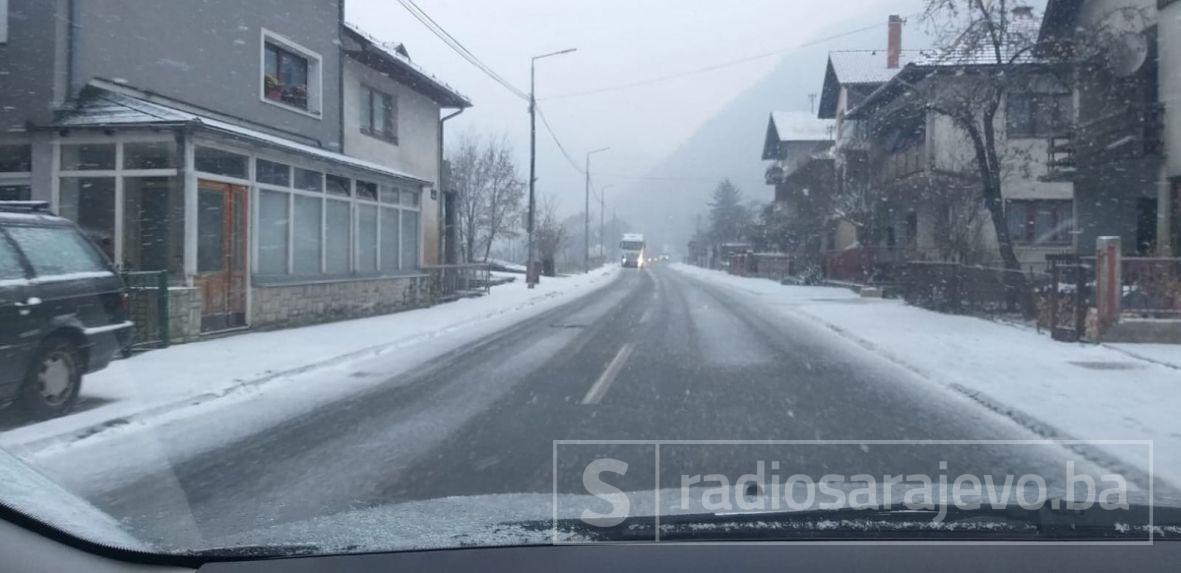 Veju, Veju: Prve Pahulje Zabijelile Bh. Gradove - Radiosarajevo.ba