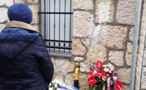 Foto: Sarajevo.ba / Polaganje cvijeća na spomenik Vladimira Preloga