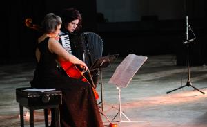 Foto: Vanja Čerimagić / Belma Alić i Belma Šarančić na koncertu